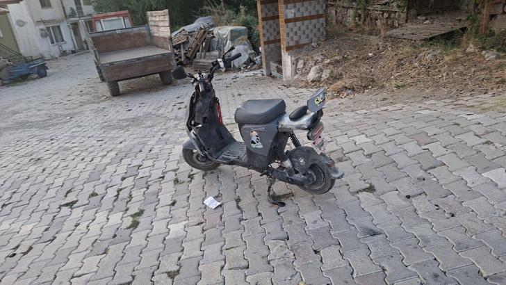 Kamyonete çarpan elektrikli bisikletten düşen çocuk yaralandı