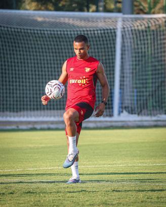 Göztepe'de gözler Juan ve Dennis'te