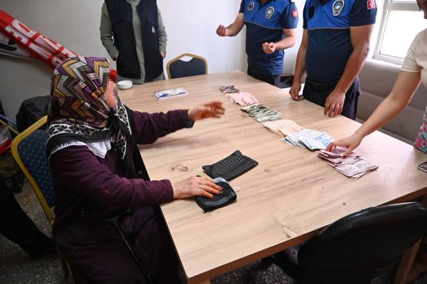 Dilencinin üzerinden 25 bin lira çıktı