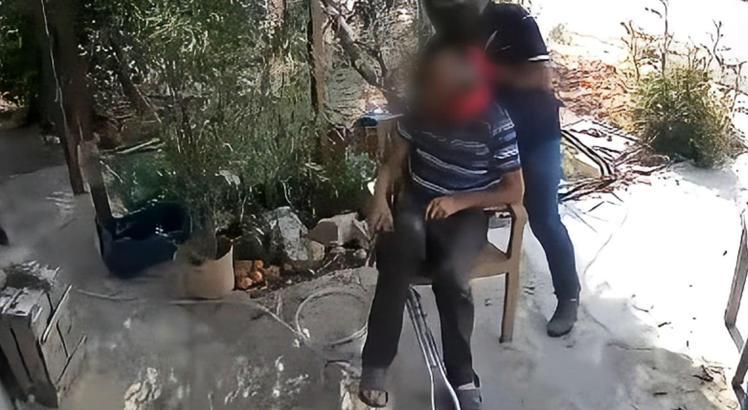 Kasklı şüphelinin darbettiği engelli, 17 gün sonra yaşam mücadelesini kaybetti