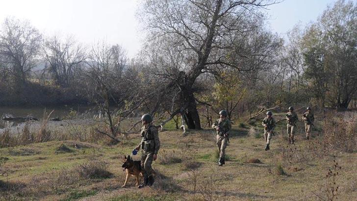 Edirne’de durdurulan araçlarda 9 kaçak göçmen yakalandı, 2 organizatör tutuklandı