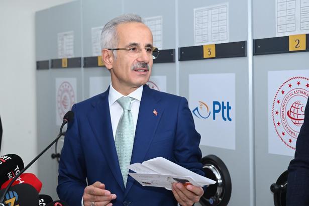 Bakan Uraloğlu: PTT'de posta ve kargo gönderi sayısı 210 milyona ulaştı