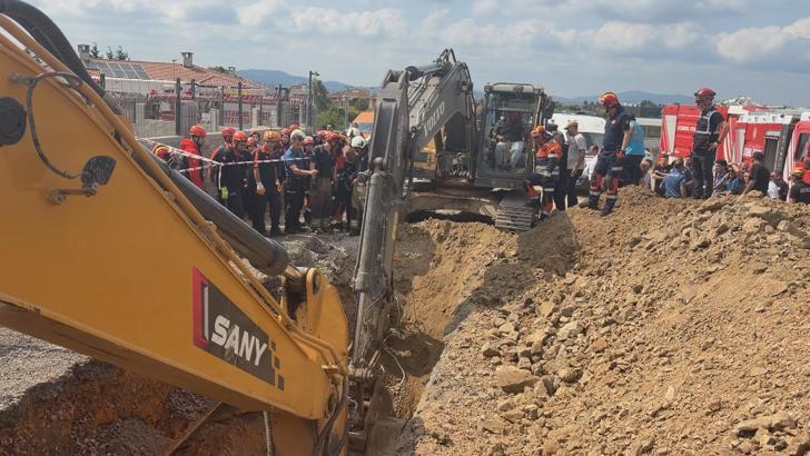 Tuzla'da inşaat alanında göçük; 1 işçi toprak altında kaldı-1