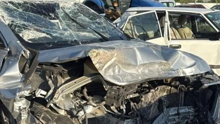 Otomobiller kafa kafaya çarpıştı: 1 ölü, 7 yaralı