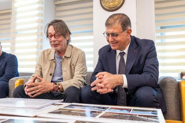 Göztepe, İnciraltı projesini Tugay'a sundu