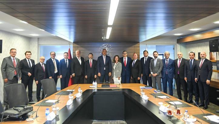Bakan Ersoy, Hizmet İhracatçıları Birliği yönetimini kabul etti