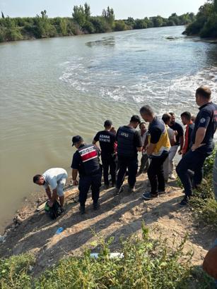 Ceyhan Nehri'nde kaybolan 2 çocuğun cansız bedeni bulundu (3)
