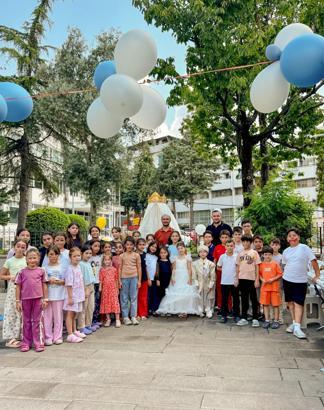 Tayyarpaşa Camii’nde Kur’an kursu öğrencisi Ömer Asaf’ın sünnet mutluluğu