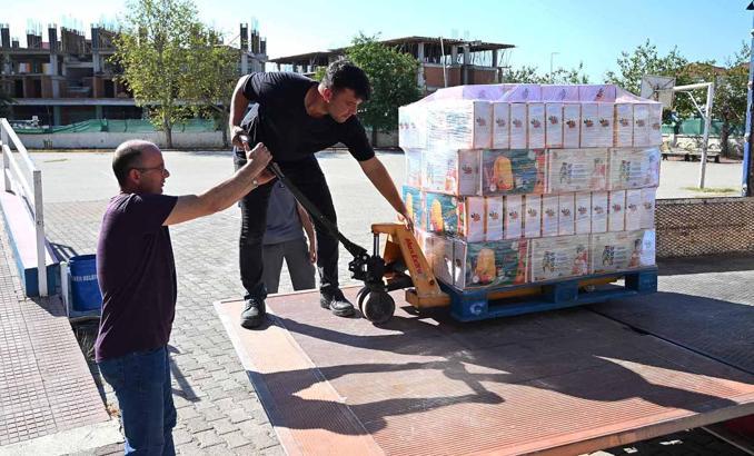 Kırtasiye malzemelerinin dağıtımı devam ediyor