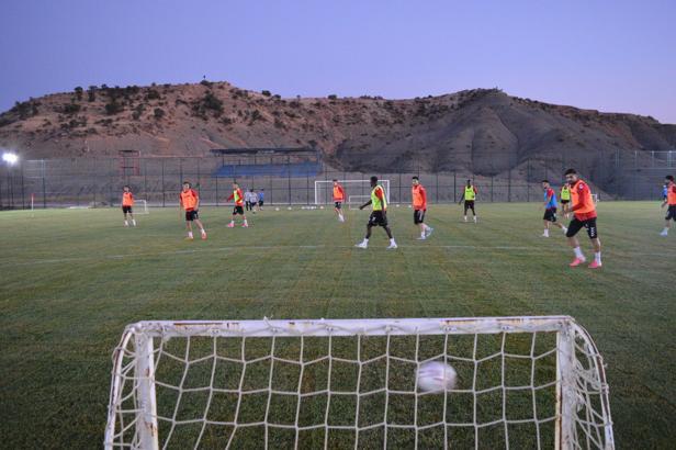 Mardin 1969 Spor, Antalyaspor maçı hazırlarını sürdürüyor