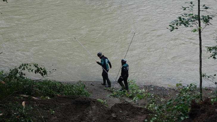 Giresun’da selde kayıp dayı ve yeğeni arama çalışmaları 2'nci gününde