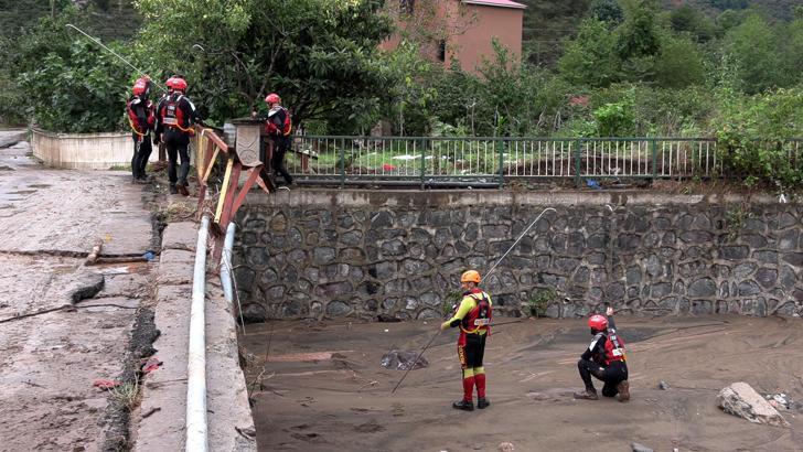 Giresun'da selde kaybolan dayı ve yeğeni arama çalışmaları 3'üncü gününde/Ek fotoğraflar