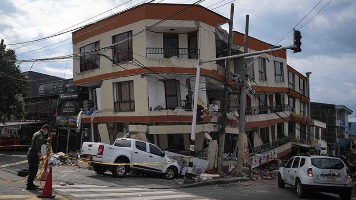 Kolombiya'daki depremde hayatını kaybedenlerin sayısı 294'e yükseldi