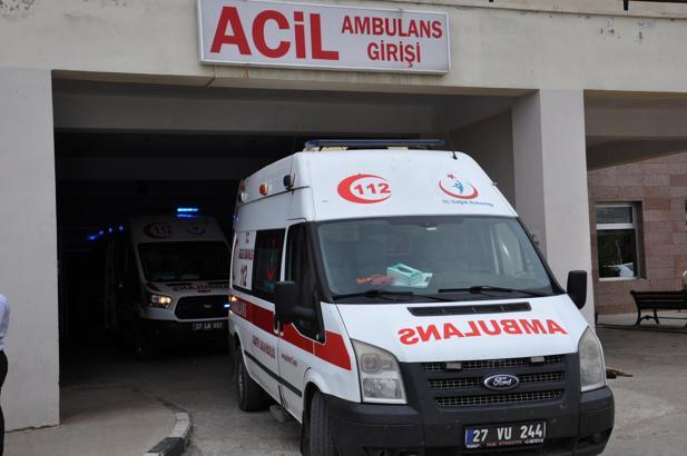 Gaziantep’te devrilen otomobilin sürücüsü yaralandı
