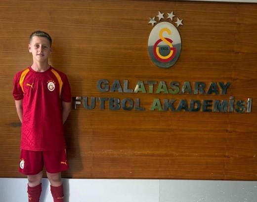 Urla Belediyesporlu genç futbolcu Ramazan Aras Asrak Galatasaray'a transfer oldu