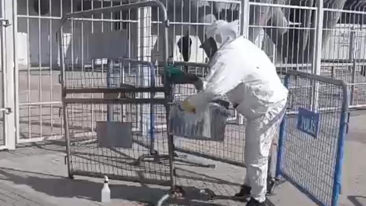 Kayseri'de stadyumda maç öncesi arı sürprizi