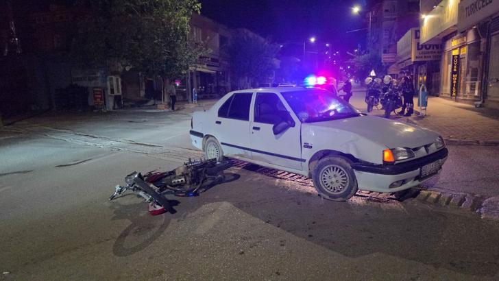 Otomobil ile çarpışan motosikletin sürücüsü yaralandı