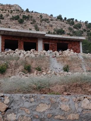 Gercüş’te iskeleden düşen inşaat ustası ağır yaralandı