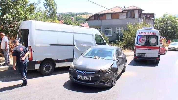 Ataşehir’de 2 otomobilin karıştığı kazada 1 kişi yaralandı