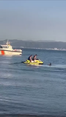 Denizde boğulma tehlikesi geçirdi