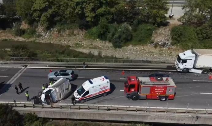 Düzce'de otoyolda zincirleme kaza: 1 yaralı