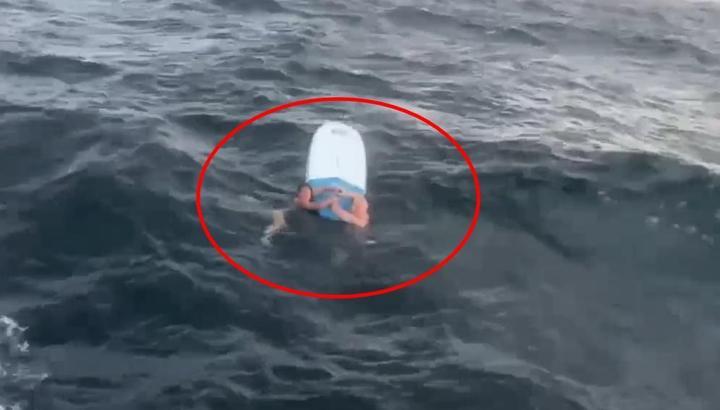 Denizde can pazarı; SUP board tahtası ile açığa sürüklenen baba ile kızı 5 saat sonra kurtarıldı