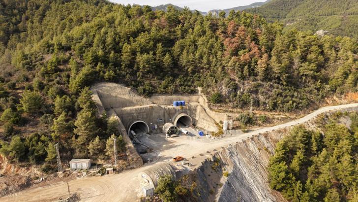 Türkiye'nin en uzun ilk 5'teki iki tüneli Antalya'da yapılıyor