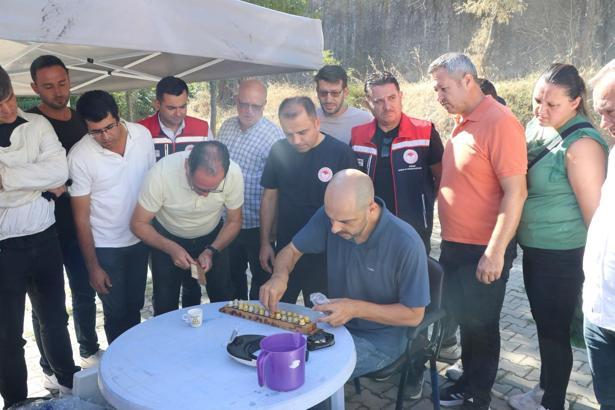 Edirne’de ana arı yetiştiriciliği eğitiminde ‘uygulamalı larva transferi’ yapıldı