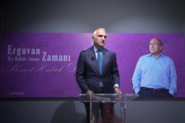 Tarihçi Prof. Dr. Dursun, ölümünün 7'nci yıl dönümünde anıldı