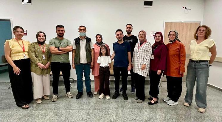 Osmaniye’de ilk kez işitme kaybı bulunan 7 yaşındaki hastaya BAHA ameliyatı yapıldı