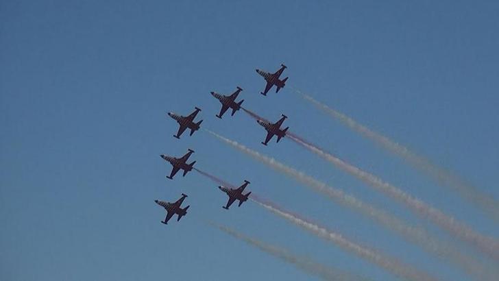 Türk Yıldızları, Atatürk’ün Yalova’ya gelişinin 97’nci yıl dönümünde gökyüzünü renklendirdi
