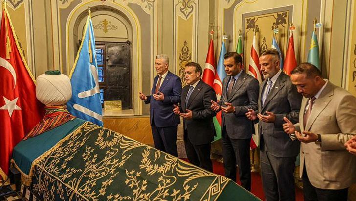 Bakan Bolat, Ertuğrul Gazi Türbesi’ni ziyaret etti