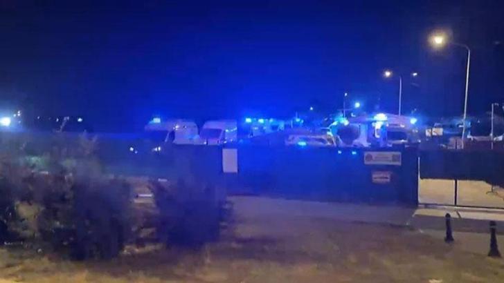 Zeytinburnu açıklarında gemide zehirlenen 4 kişi hastaneye sevk edildi