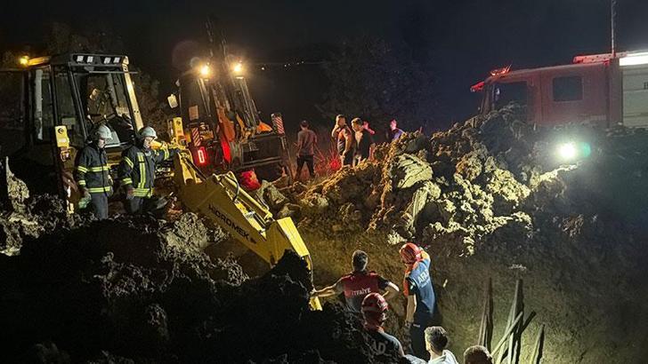 Su kuyusuna hortum bağlarken baba- oğul toprak altında kaldı