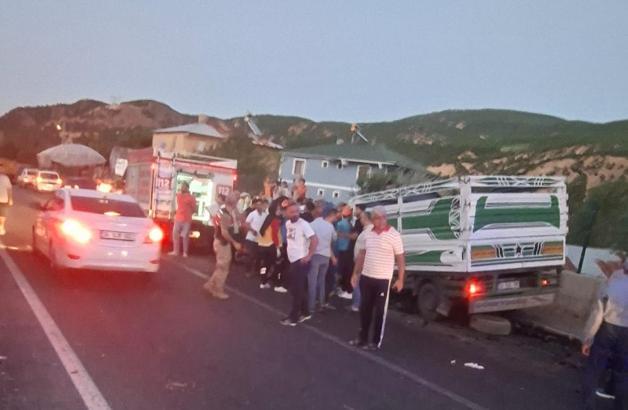 Bingöl’de kamyon ile çarpışan kamyonetin sürücüsü ağır yaralandı