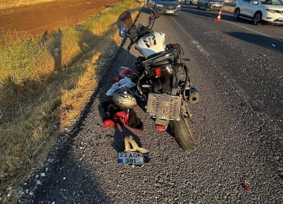 Diyarbakır'da kamyonet ile motosiklet çarpıştı: 1 ölü, 1 yaralı