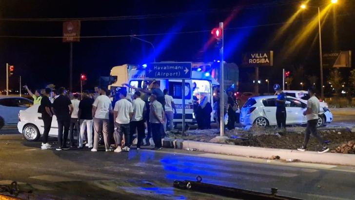Diyarbakır'da otomobiller çarpıştı: 7 yaralı