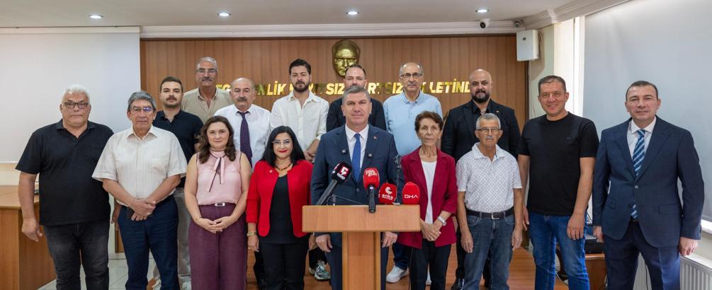 Burdur Belediye Başkanı Ercengiz ve 15 meclis üyesi, Yeni Parti'ye katıldı