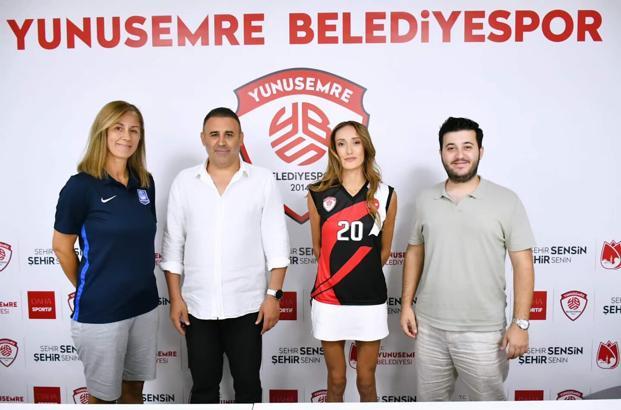 Yunusemre Belediyespor'a işitme engelli milli smaçör