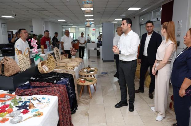 Akdeniz’de kursiyerleri, el emeği göz nuru ürünlerini sergiledi