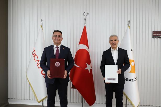 İEÜ ve İYTE’den sağlık ve teknoloji alanında iş birliği