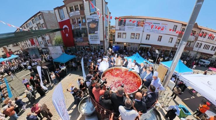 Dev kazanda hazırlanan kuru fasulye ile dünya rekoru kırıldı