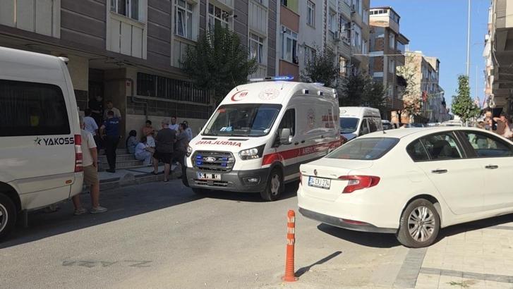 Gaziosmanpaşa'da bir kişi evde boğazı kesilmiş halde ölü bulundu