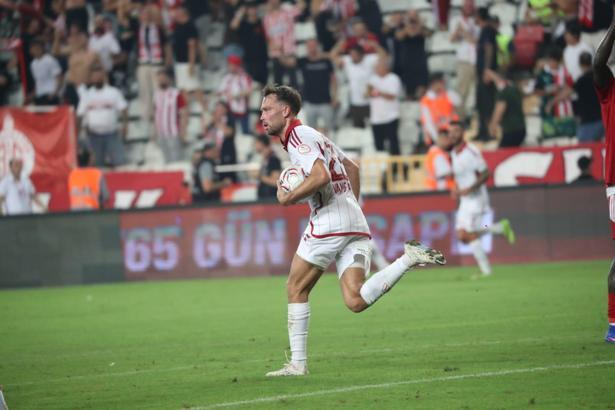 Antalyaspor evinde Orfa Yapı Pendikspor’a 3-2 mağlup oldu