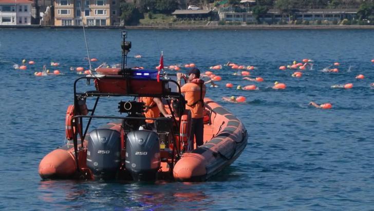 38’inci Boğaziçi Kıtalararası Yüzme Yarışı'nda Kanlıca'dan Kuruçeşme'ye kulaç attılar - 1