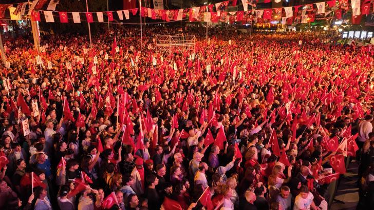 Antalya’da 30 Ağustos’ta Derya Uluğ konseri