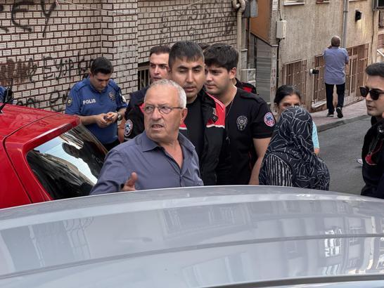 Beyoğlu’nda düğün konvoyunda kaza: Damadın amcası binaya çarptı