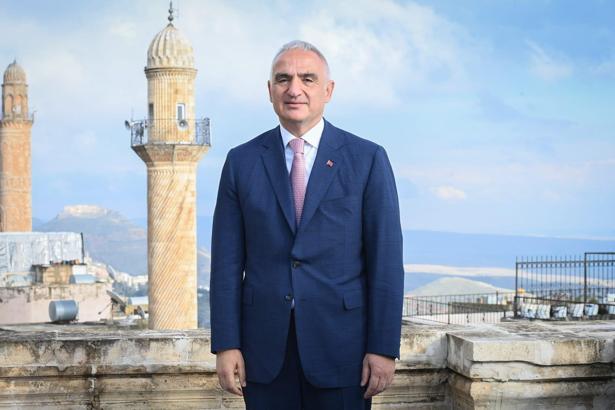 Depremde hasar gören iki tarihi camide restorasyon tamamlandı