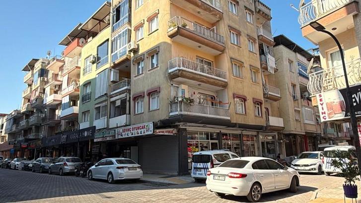 Kocasının elleriyle boğmaya çalıştığı Hacer, hastanede öldü