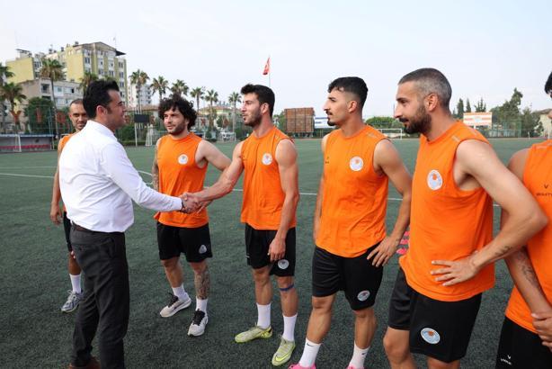 Başkan Vekili Beşikçi’den, yeni sezon öncesi Akdeniz Belediye Spor’a ziyaret